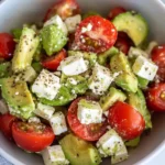 Avocado-Salat mit Feta & Tomaten